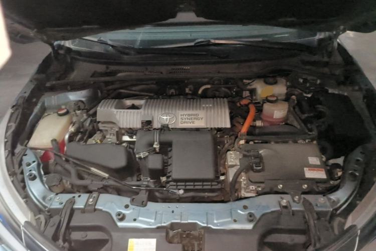 Used Toyota Corolla 2016 Dual-Engine 1.8L E-CVT Elite Edition Engine Bay