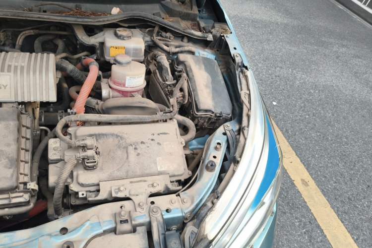 Used Toyota Corolla 2016 Dual-Engine 1.8L E-CVT Elite Edition Engine Bay Left