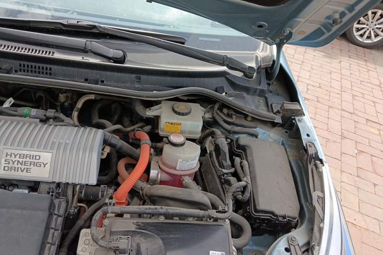 Used Toyota Corolla 2016 Dual-Engine 1.8L E-CVT Elite Edition Engine Bay Left