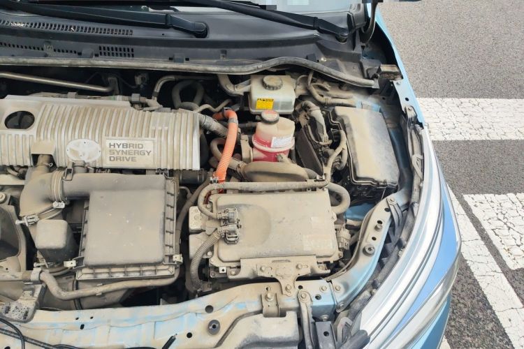 Used Toyota Corolla 2016 Dual-Engine 1.8L E-CVT Elite Edition Engine Bay Left