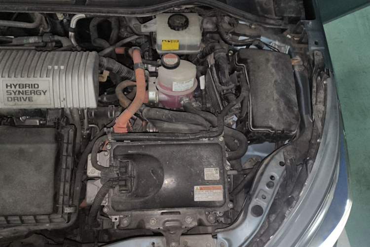 Used Toyota Corolla 2016 Dual-Engine 1.8L E-CVT Flagship Edition Engine Bay Left