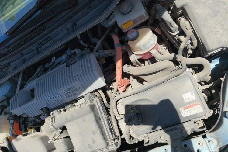 Used Toyota Corolla 2016 Dual-Engine 1.8L E-CVT Elite Edition Engine Bay Left