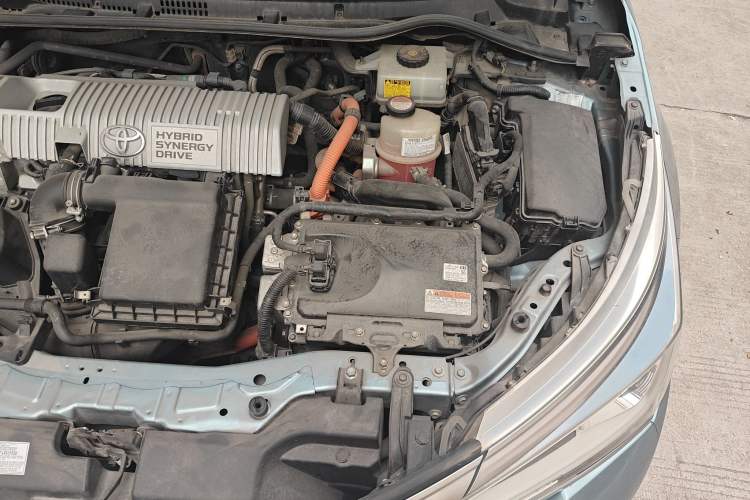 Used Toyota Corolla 2016 Dual-Engine 1.8L E-CVT Leading Edition Engine Bay Left