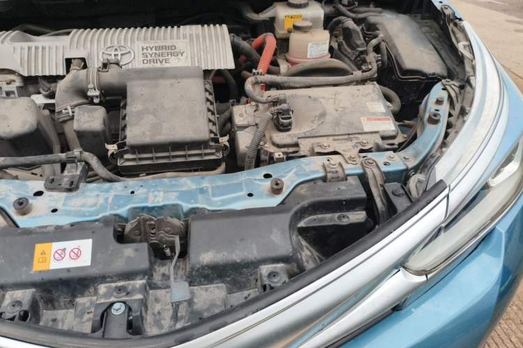 Used Toyota Corolla 2016 Dual-Engine 1.8L E-CVT Elite Edition Engine Bay Left