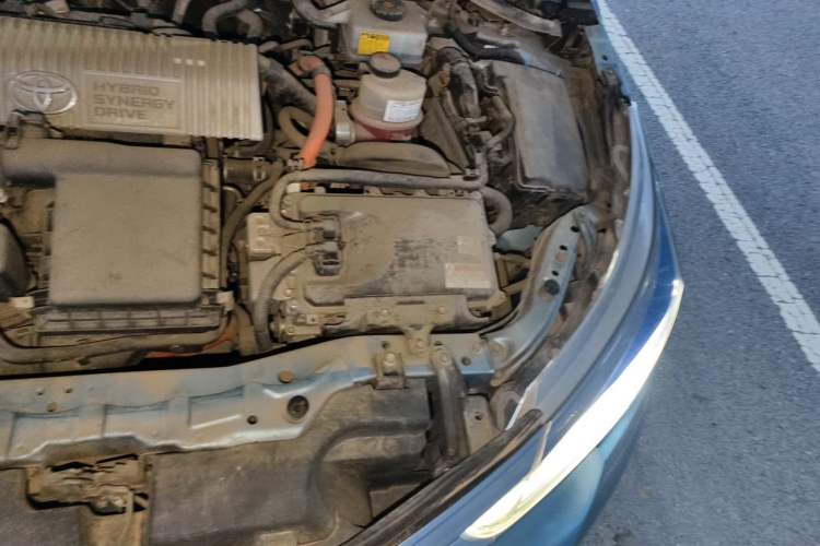Used Toyota Corolla 2016 Dual-Engine 1.8L E-CVT Elite Edition Engine Bay Left