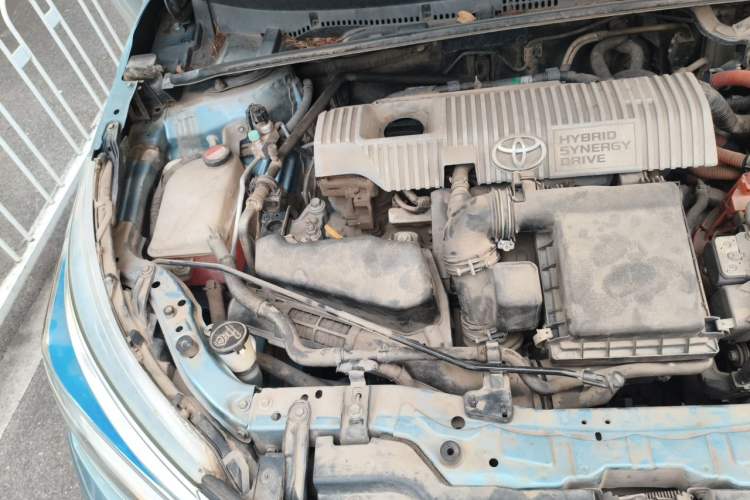 Used Toyota Corolla 2016 Dual-Engine 1.8L E-CVT Elite Edition Engine Bay Right