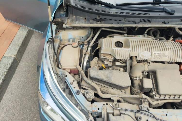 Used Toyota Corolla 2016 Dual-Engine 1.8L E-CVT Elite Edition Engine Bay Right