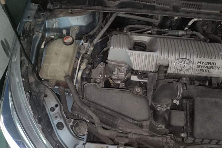 Used Toyota Corolla 2016 Dual-Engine 1.8L E-CVT Flagship Edition Engine Bay Right