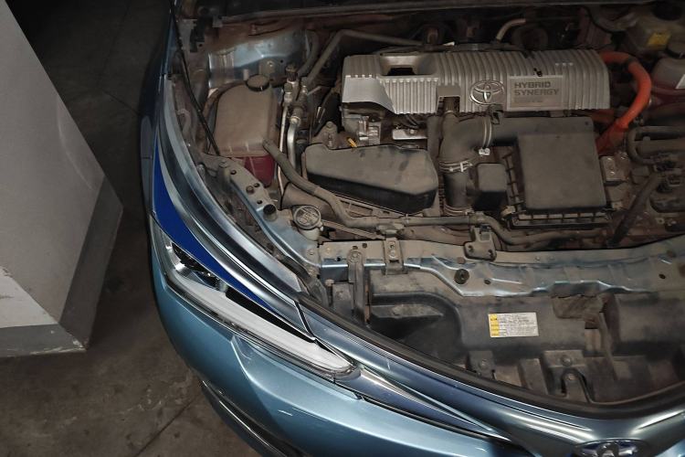 Used Toyota Corolla 2016 Dual-Engine 1.8L E-CVT Elite Edition Engine Bay Right