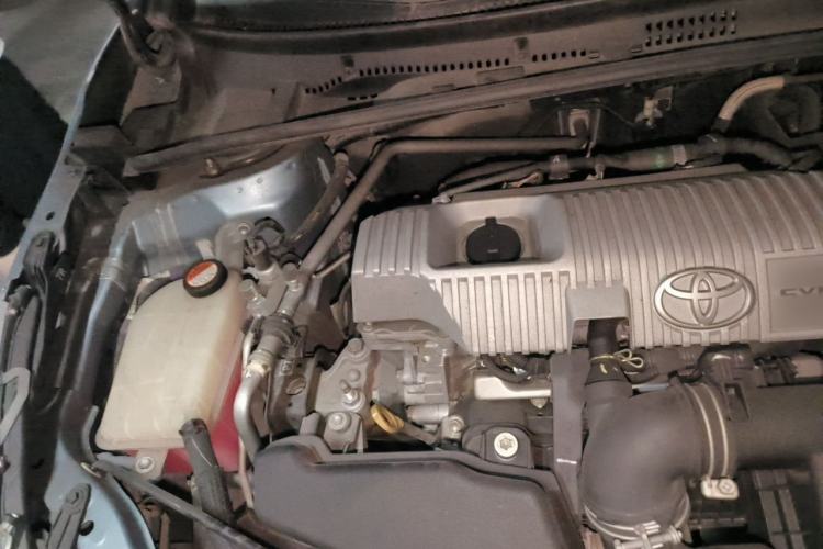 Used Toyota Corolla 2016 Dual-Engine 1.8L E-CVT Elite Edition Engine Bay Right