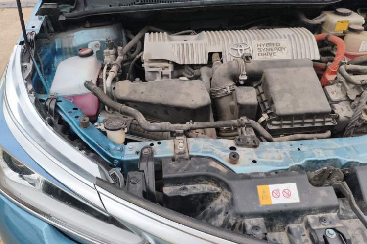 Used Toyota Corolla 2016 Dual-Engine 1.8L E-CVT Elite Edition Engine Bay Right