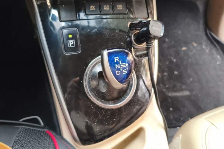 Used Toyota Corolla 2016 Dual-Engine 1.8L E-CVT Elite Edition Gear Lever
