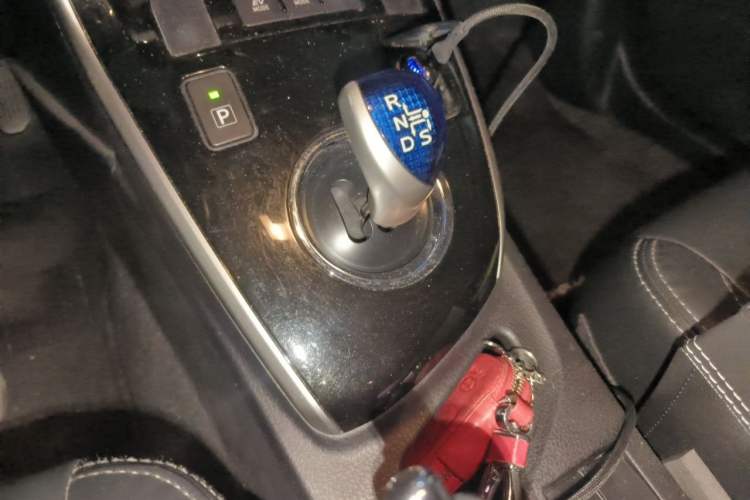 Used Toyota Corolla 2016 Dual-Engine 1.8L E-CVT Elite Edition Gear Lever