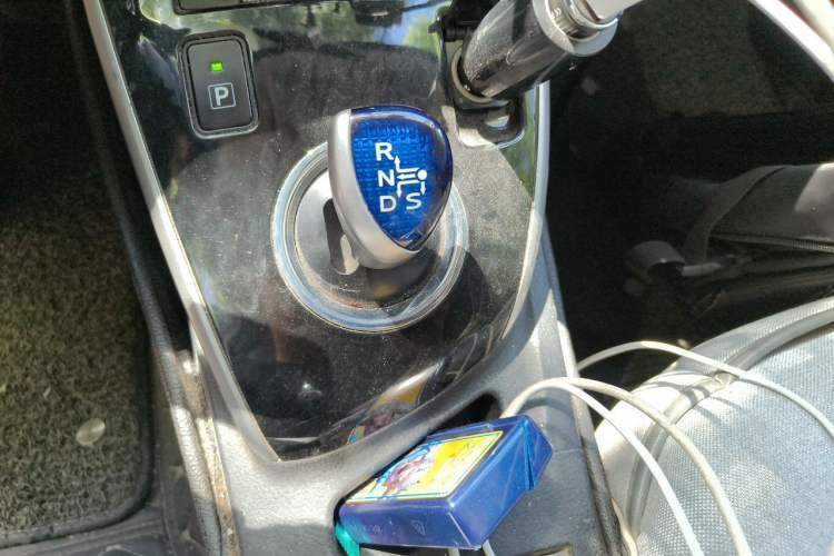 Used Toyota Corolla 2016 Dual-Engine 1.8L E-CVT Elite Edition Gear Lever