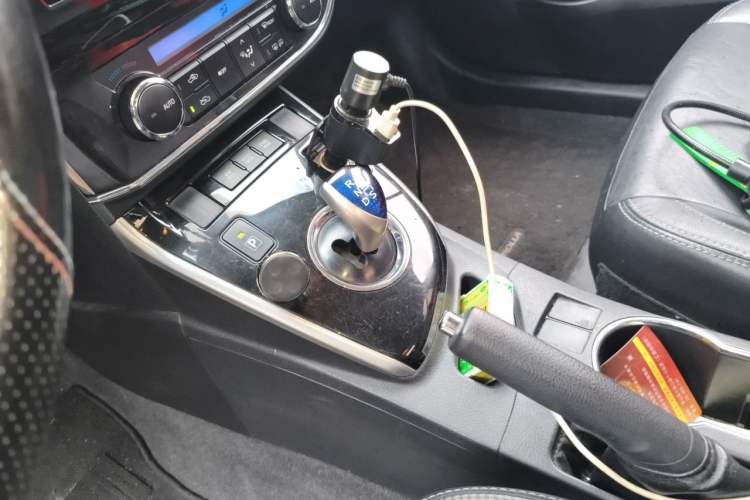 Used Toyota Corolla 2016 Dual-Engine 1.8L E-CVT Elite Edition Gear Lever
