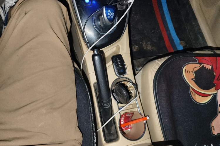 Used Toyota Corolla 2016 Dual-Engine 1.8L E-CVT Elite Edition Gear Lever