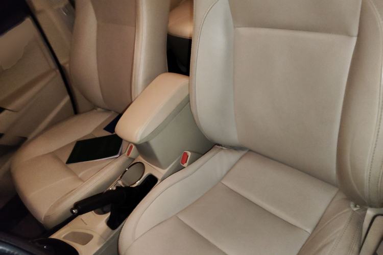 Used Toyota Corolla 2016 Dual-Engine 1.8L E-CVT Elite Edition Left Front Seat