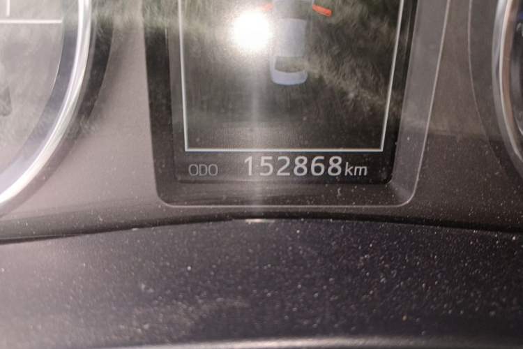 Used Toyota Corolla 2016 Dual-Engine 1.8L E-CVT Elite Edition Odometer Close Up