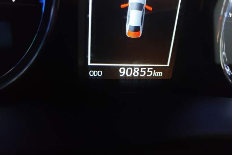 Used Toyota Corolla 2016 Dual-Engine 1.8L E-CVT Elite Edition Odometer Close Up