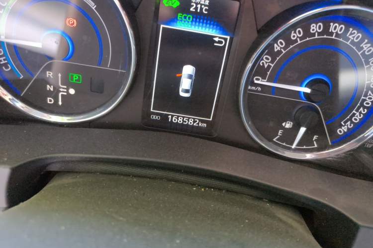 Used Toyota Corolla 2016 Dual-Engine 1.8L E-CVT Elite Edition Odometer Close Up