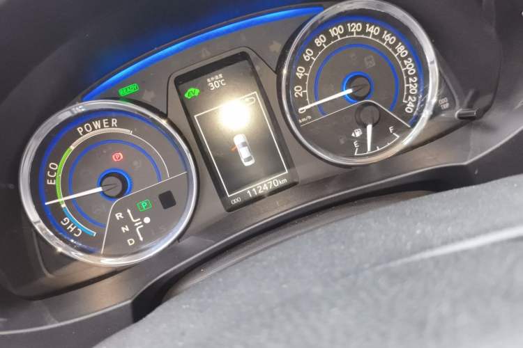 Used Toyota Corolla 2016 Dual-Engine 1.8L E-CVT Elite Edition Odometer Close Up