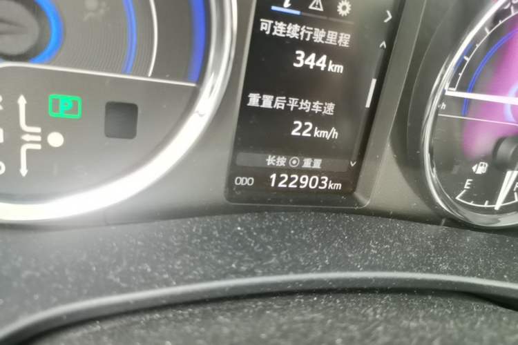 Used Toyota Corolla 2016 Dual-Engine 1.8L E-CVT Elite Edition Odometer Close Up
