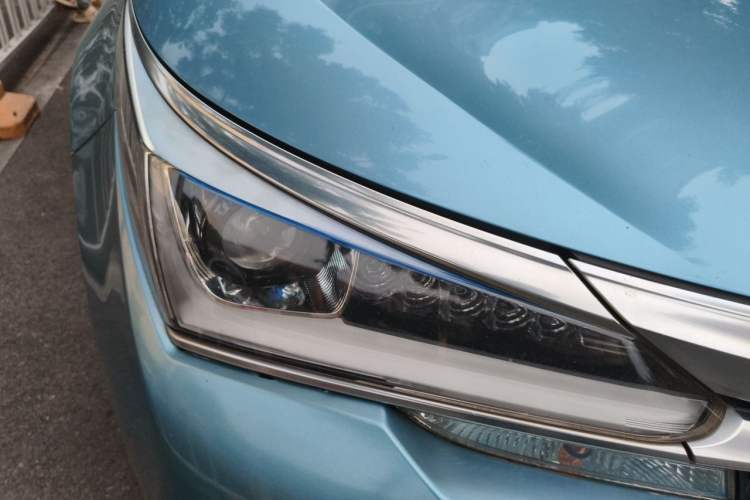 Used Toyota Corolla 2016 Dual-Engine 1.8L E-CVT Elite Edition Right Front Headlight