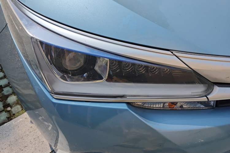 Used Toyota Corolla 2016 Dual-Engine 1.8L E-CVT Elite Edition Right Front Headlight