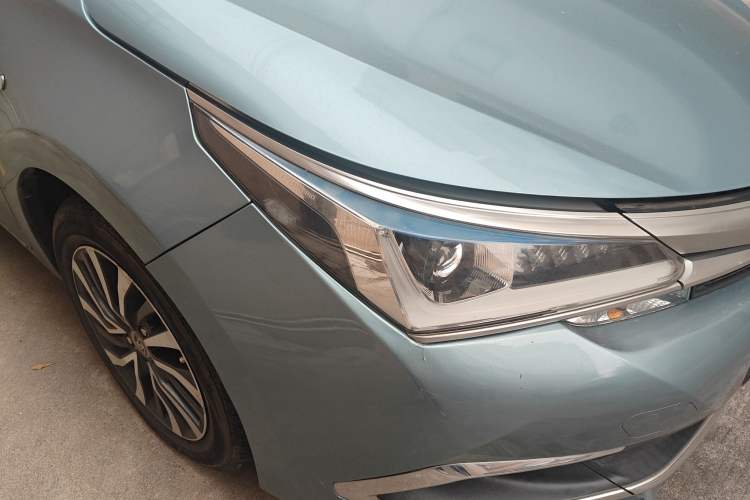 Used Toyota Corolla 2016 Dual-Engine 1.8L E-CVT Leading Edition Right Front Headlight