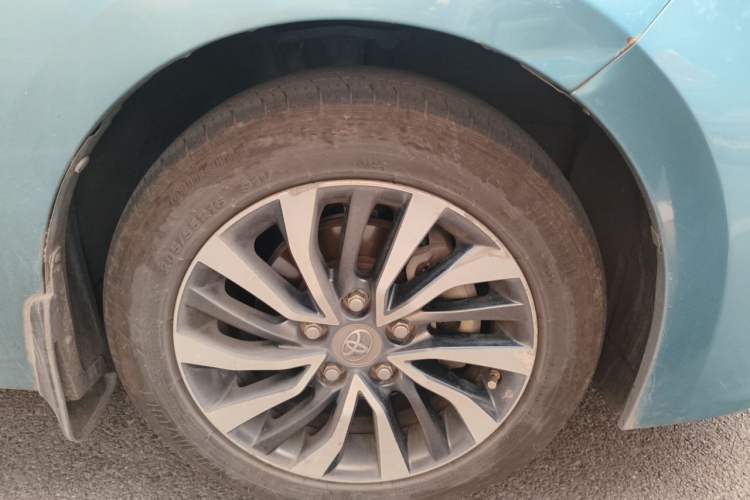 Used Toyota Corolla 2016 Dual-Engine 1.8L E-CVT Elite Edition Right Front Wheel Hub
