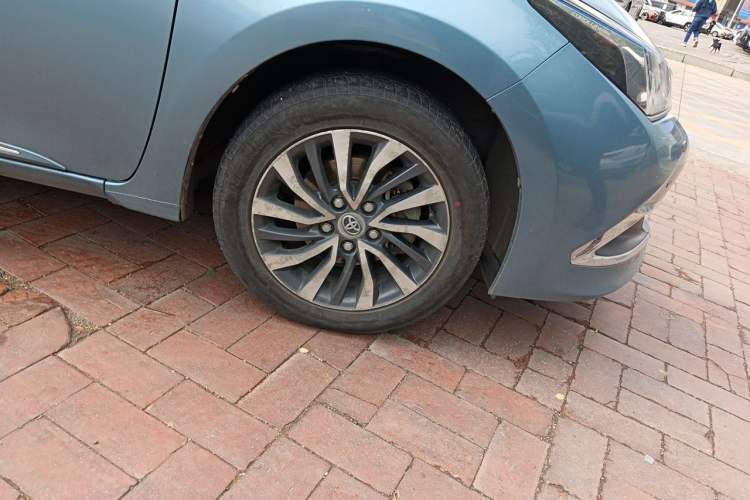 Used Toyota Corolla 2016 Dual-Engine 1.8L E-CVT Elite Edition Right Front Wheel Hub