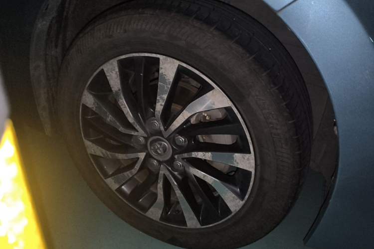 Used Toyota Corolla 2016 Dual-Engine 1.8L E-CVT Flagship Edition Right Front Wheel Hub