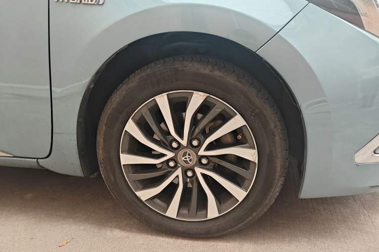 Used Toyota Corolla 2016 Dual-Engine 1.8L E-CVT Leading Edition Right Front Wheel Hub