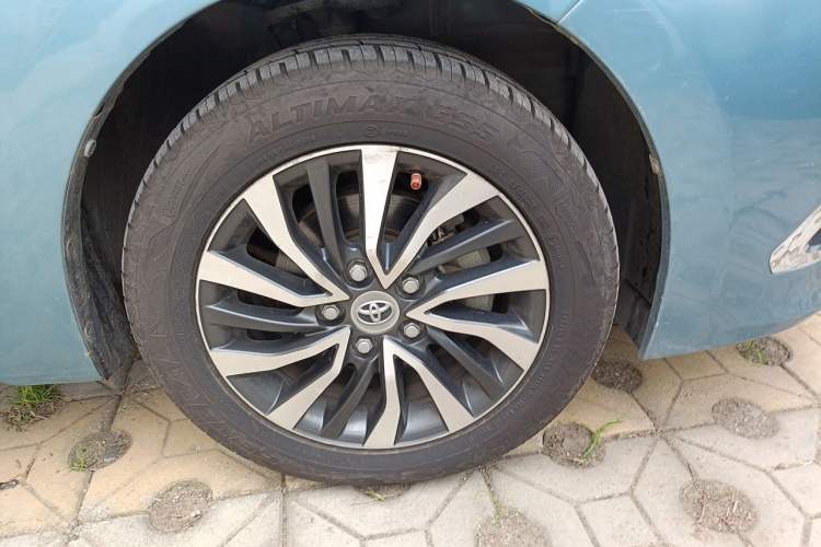 Used Toyota Corolla 2016 Dual-Engine 1.8L E-CVT Elite Edition Right Front Wheel Hub