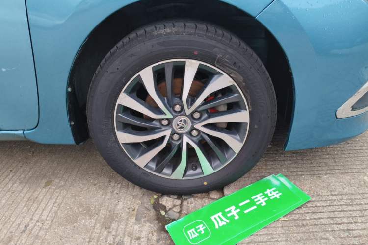 Used Toyota Corolla 2016 Dual-Engine 1.8L E-CVT Elite Edition Right Front Wheel Hub
