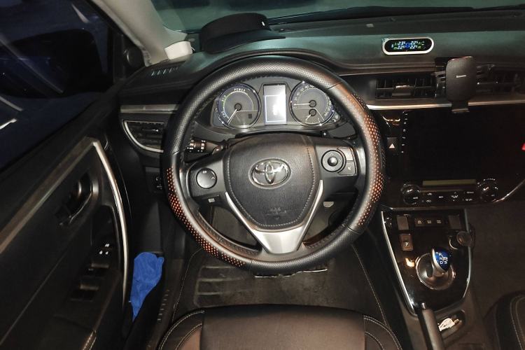 Used Toyota Corolla 2016 Dual-Engine 1.8L E-CVT Elite Edition Steering Wheel