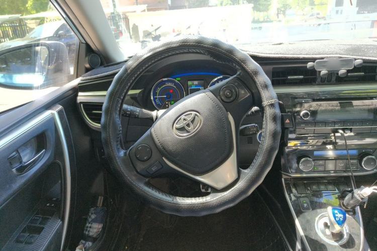 Used Toyota Corolla 2016 Dual-Engine 1.8L E-CVT Elite Edition Steering Wheel