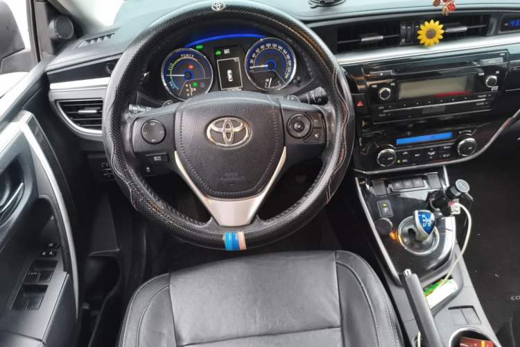 Used Toyota Corolla 2016 Dual-Engine 1.8L E-CVT Elite Edition Steering Wheel
