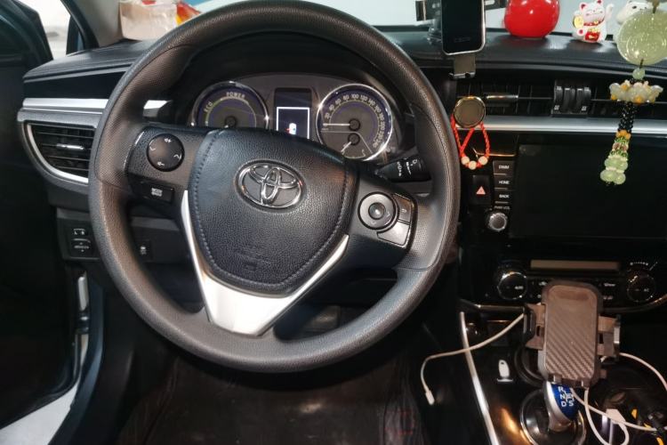 Used Toyota Corolla 2016 Dual-Engine 1.8L E-CVT Elite Edition Steering Wheel