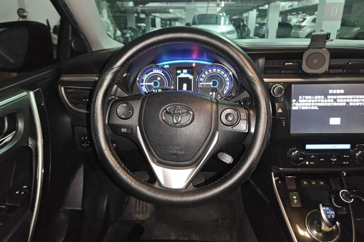 Used Toyota Corolla 2016 Dual-Engine 1.8L E-CVT Elite Edition Steering Wheel