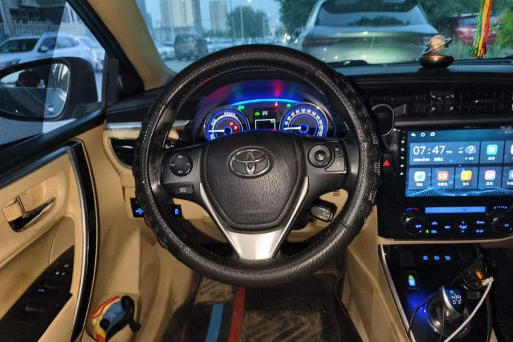 Used Toyota Corolla 2016 Dual-Engine 1.8L E-CVT Elite Edition Steering Wheel