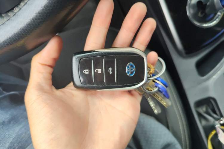 Used Toyota Corolla 2016 Dual-Engine 1.8L E-CVT Elite Edition Vehicle Key