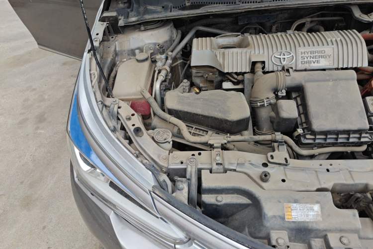 Used Toyota Corolla 2016 Dual-Engine 1.8L E-CVT Elite Edition Engine Bay Right