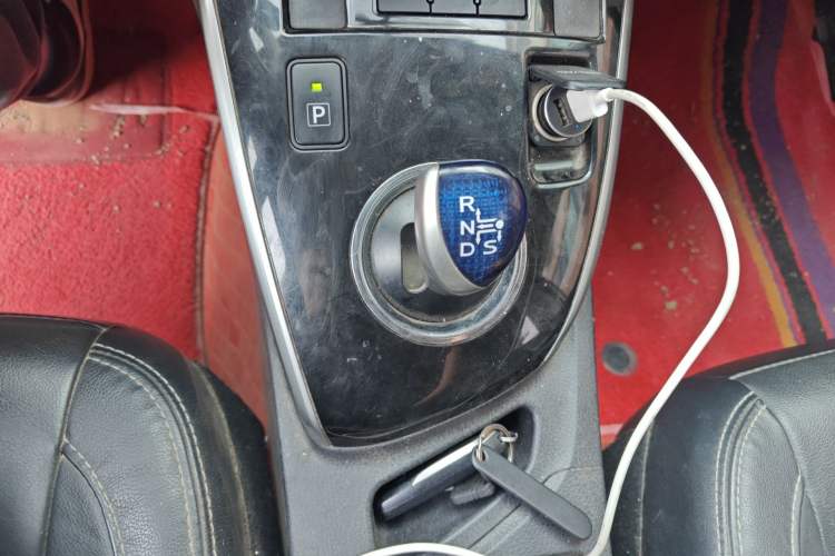 Used Toyota Corolla 2016 Dual-Engine 1.8L E-CVT Elite Edition Gear Lever