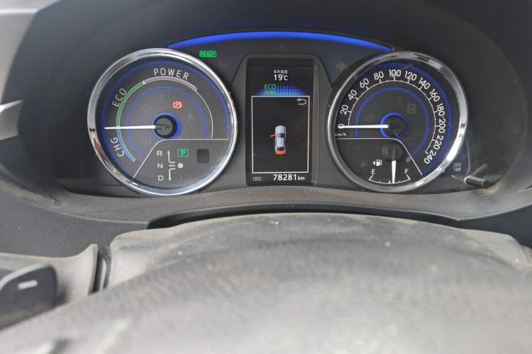 Used Toyota Corolla 2016 Dual-Engine 1.8L E-CVT Elite Edition Odometer Close Up