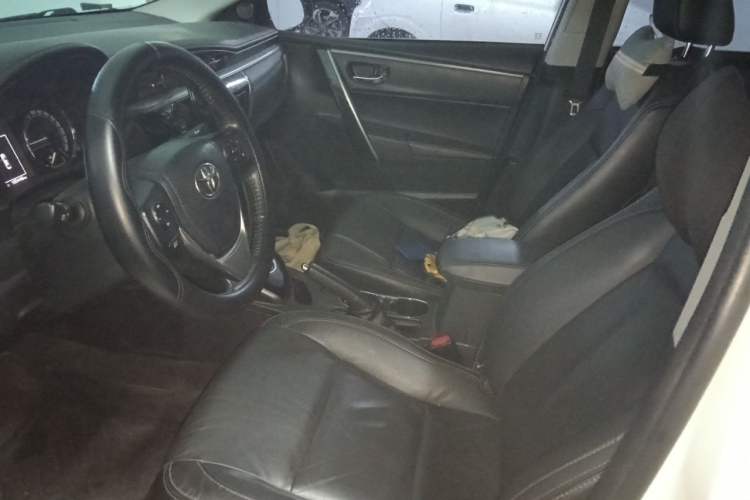 Used Toyota Corolla 2016 Dual-Engine 1.8L E-CVT Elite Edition Left Front Seat
