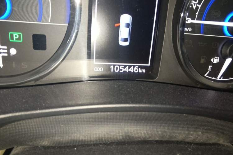 Used Toyota Corolla 2016 Dual-Engine 1.8L E-CVT Elite Edition Odometer Close Up