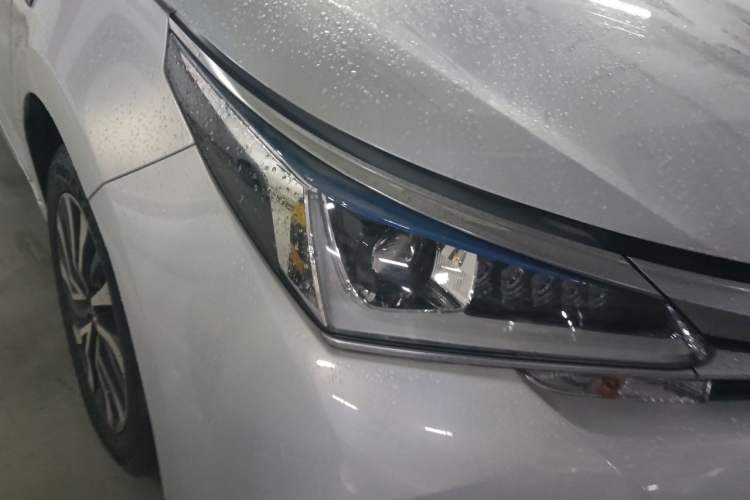 Used Toyota Corolla 2016 Dual-Engine 1.8L E-CVT Elite Edition Right Front Headlight