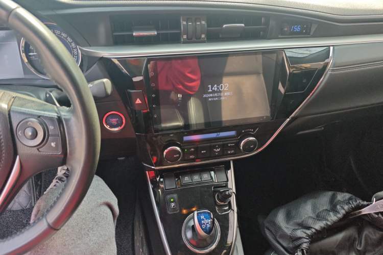 Used Toyota Corolla 2016 Dual-Engine 1.8L E-CVT Elite Edition Audio And AC Panel