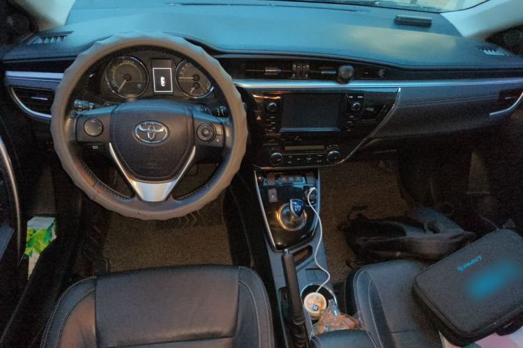 Used Toyota Corolla 2016 Dual-Engine 1.8L E-CVT Elite Edition Center Console
